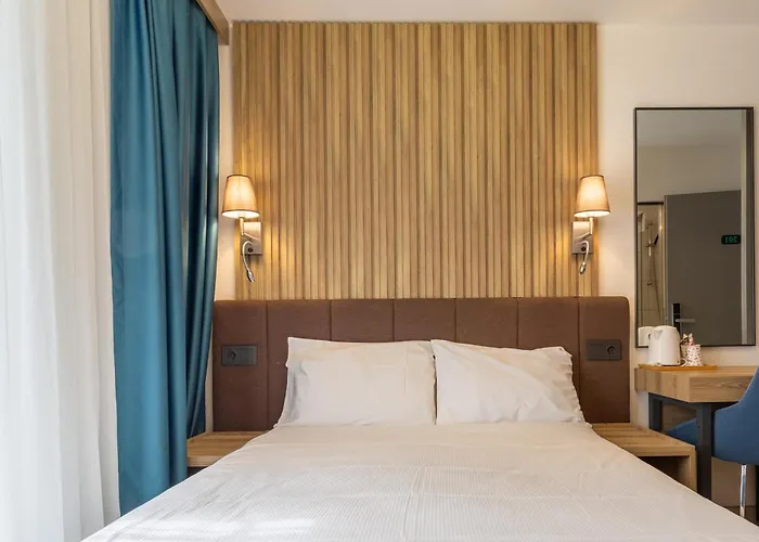 מלון Nani Self Check-in 2*