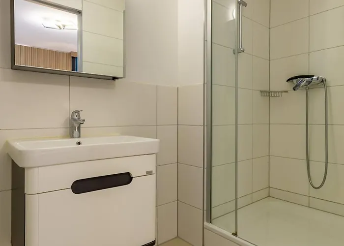 Nani Self Check-in 2* ציריך